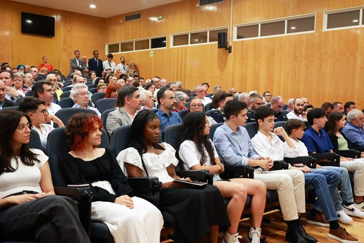 Câmara de Seia distinguiu personalidades e alunos